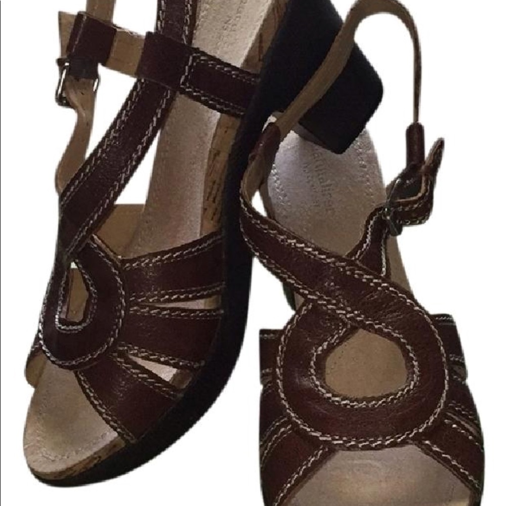 Naturalizer Chunky Heel Brown Sandals - Picture 2 of 8